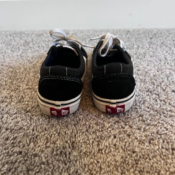 Kids Skater VANS lace up shoes size 1 - Picture 4 of 6
